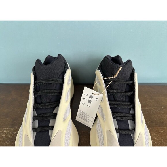 Adidas Yeezy 700 V3 \